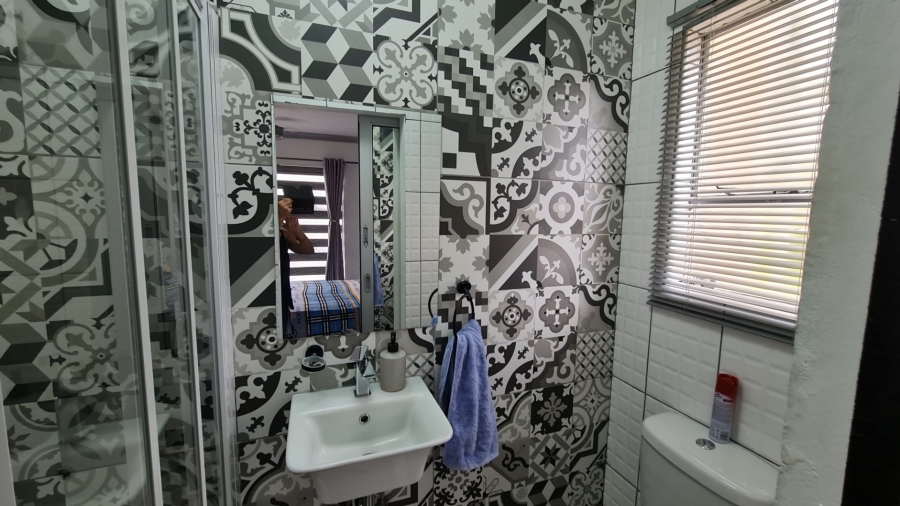 2 Bedroom Property for Sale in Safari Gardens North West